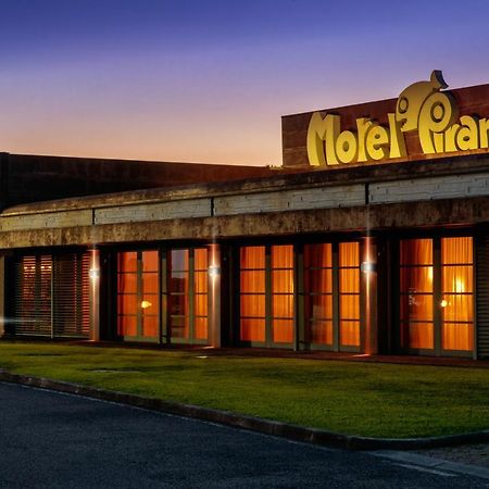 Motel Hotel Piranha Cameriano Exteriér fotografie